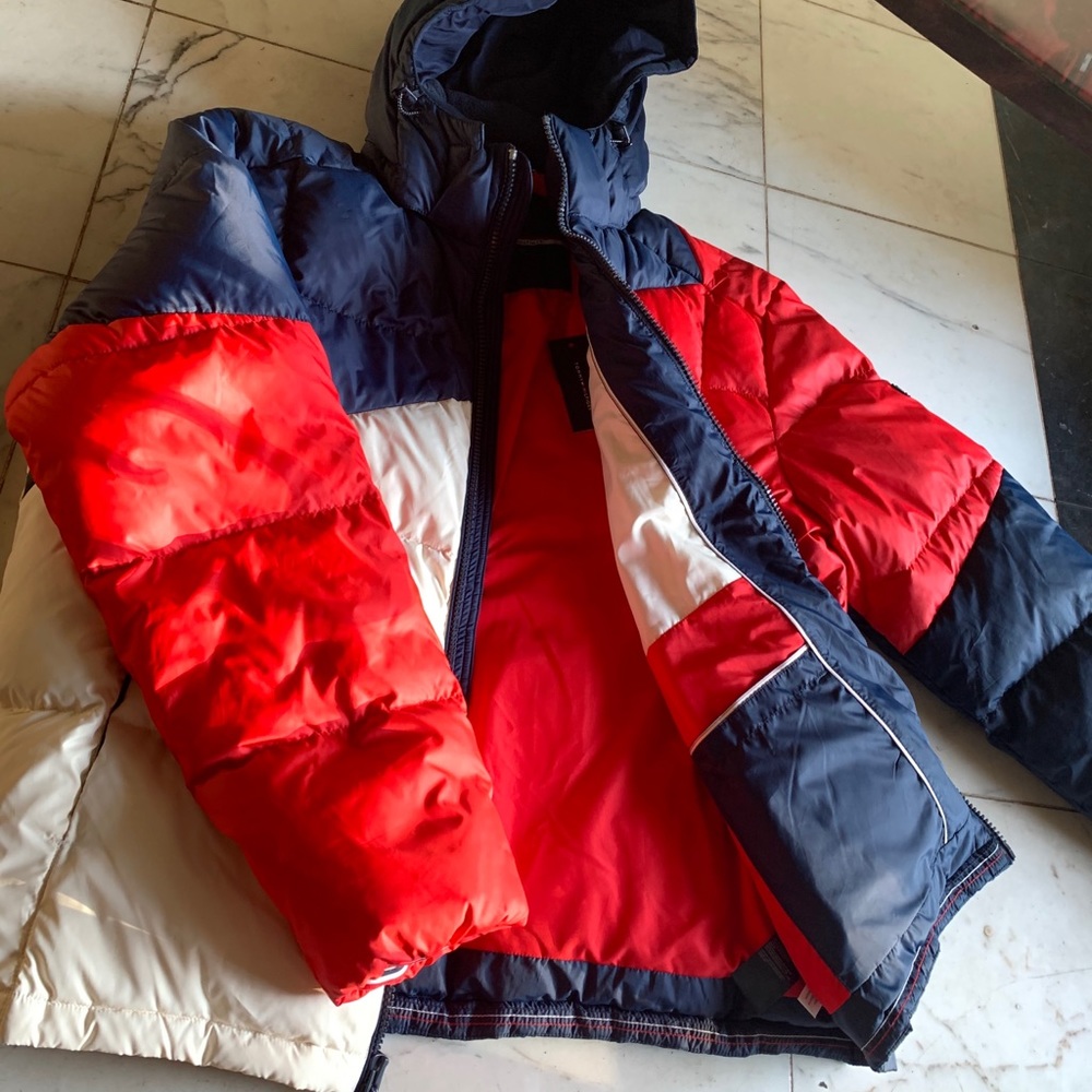 NWT Tommy Hilfiger Color Block Puffers Jacket